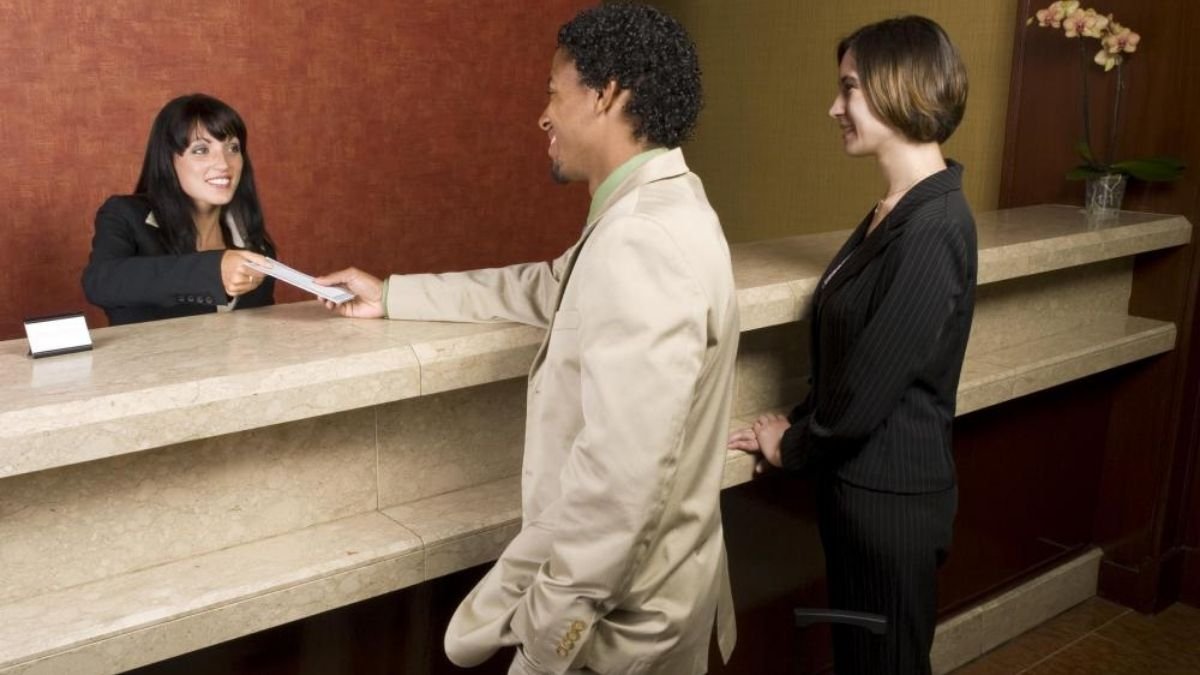 Responsabile reception e sala colazioni ricercato da Hotel **** a Oliveto Citra. Opportunità di lavoro nel settore turistico-alberghiero in provincia di Salerno.